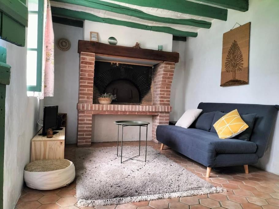 Charmante Maisonnette En Pierre Écardenville-sur-Eure Exterior photo