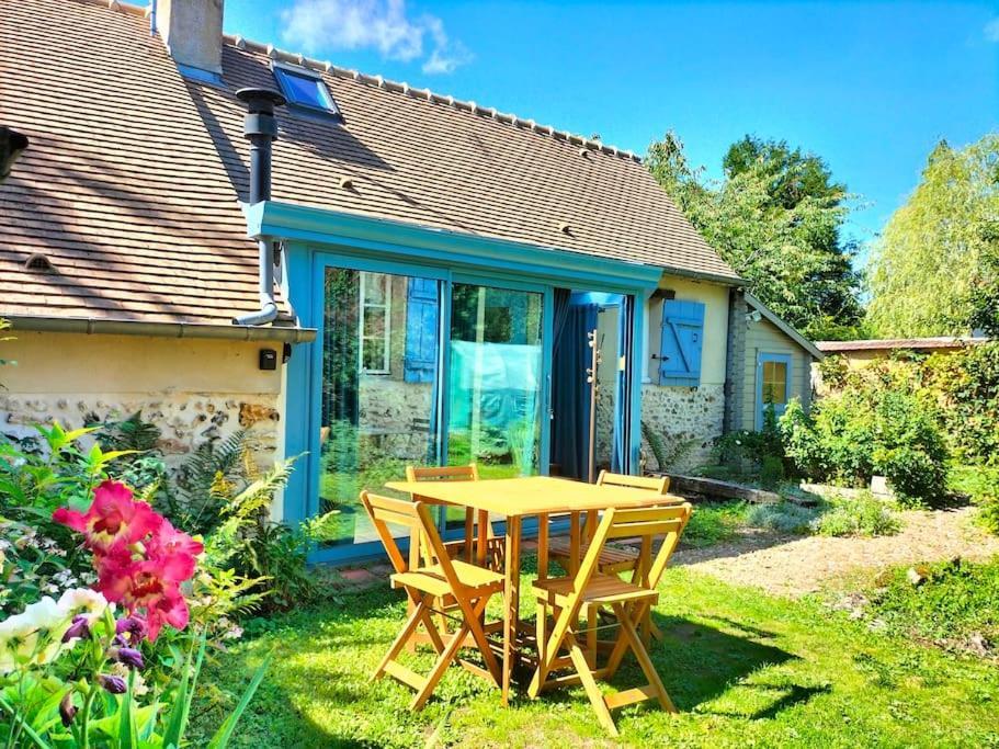 Charmante Maisonnette En Pierre Écardenville-sur-Eure Exterior photo